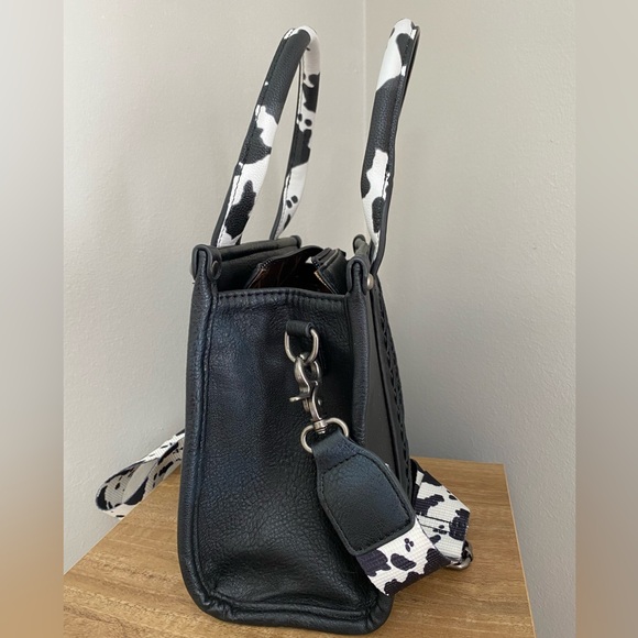 Wrangler Black and White two way Bag - Picture 5 of 15